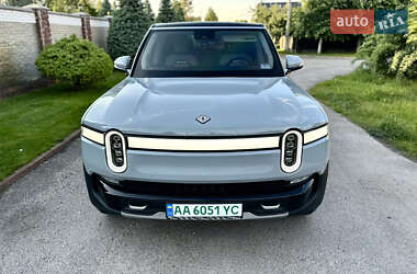Позашляховик / Кросовер Rivian R1S 2023 в 