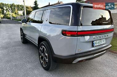 Позашляховик / Кросовер Rivian R1S 2023 в 