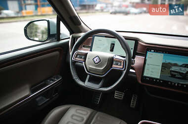 Внедорожник / Кроссовер Rivian R1S 2023 в 