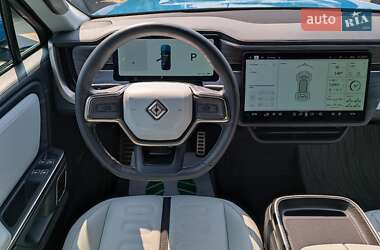 Внедорожник / Кроссовер Rivian R1S 2017 в 