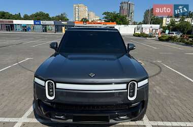 Универсал Rivian R1S 2023 в 
