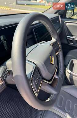 Универсал Rivian R1S 2023 в 