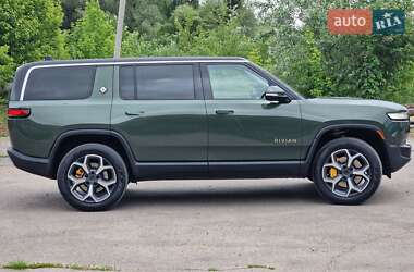 Внедорожник / Кроссовер Rivian R1S 2023 в 