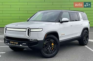 Внедорожник / Кроссовер Rivian R1S 2022 в 