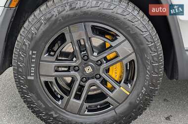 Внедорожник / Кроссовер Rivian R1S 2022 в 