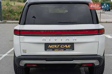 Внедорожник / Кроссовер Rivian R1S 2022 в 