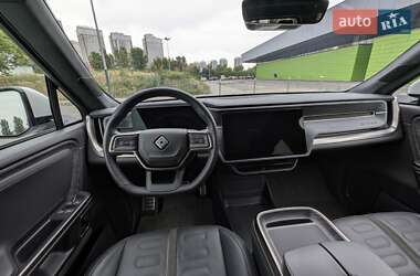 Внедорожник / Кроссовер Rivian R1S 2022 в 