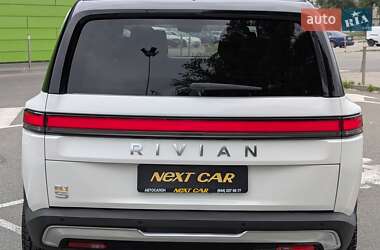Внедорожник / Кроссовер Rivian R1S 2022 в 