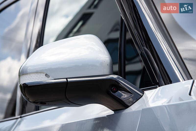 Пикап Rivian R1S 2022 в Львове