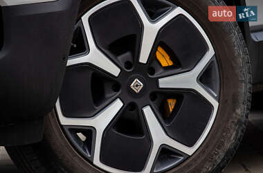 Пікап Rivian R1S 2022 в 