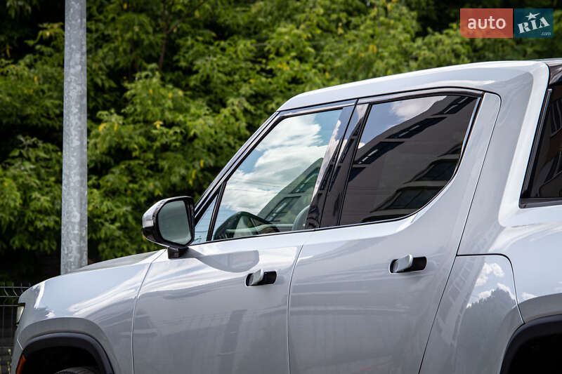 Пікап Rivian R1S 2022 в Львові