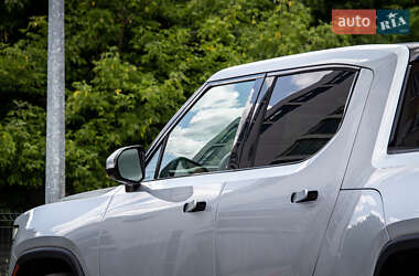 Пікап Rivian R1S 2022 в 