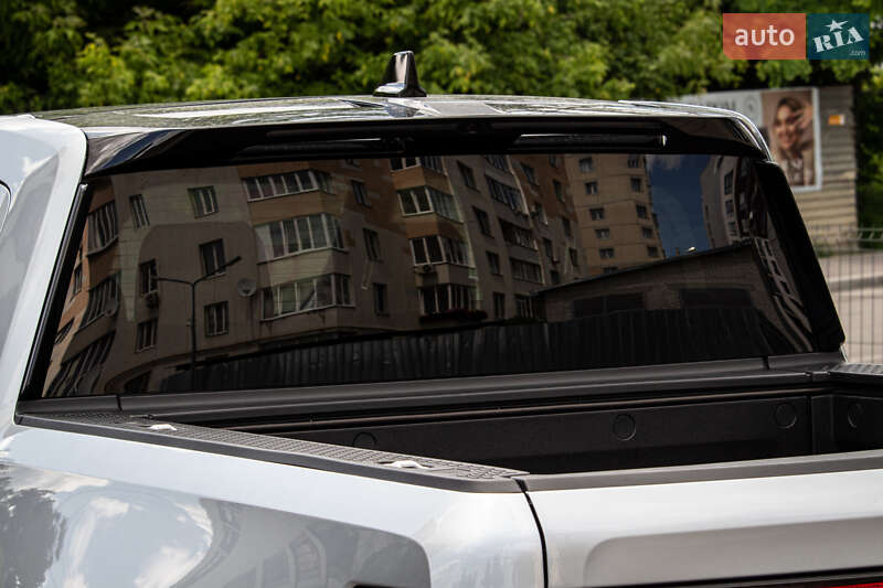 Пикап Rivian R1S 2022 в Львове