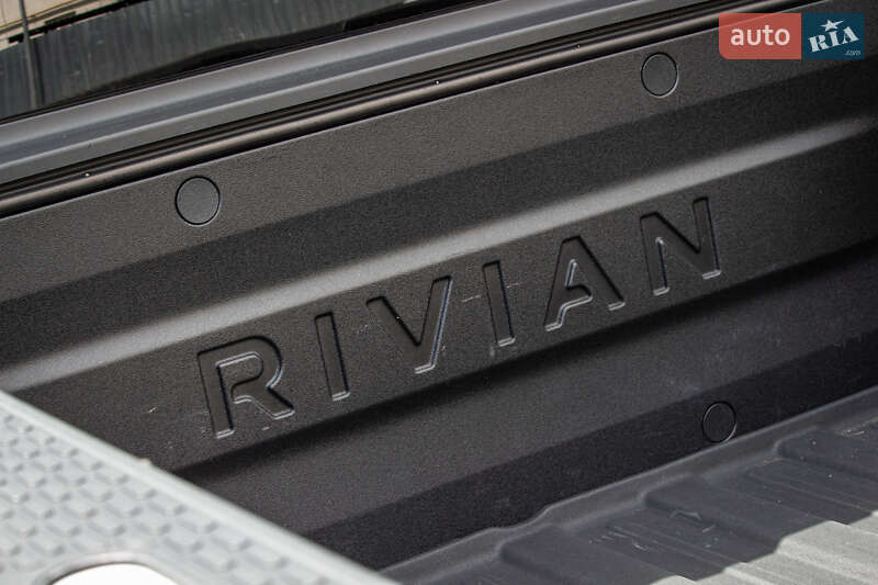 Пикап Rivian R1S 2022 в Львове