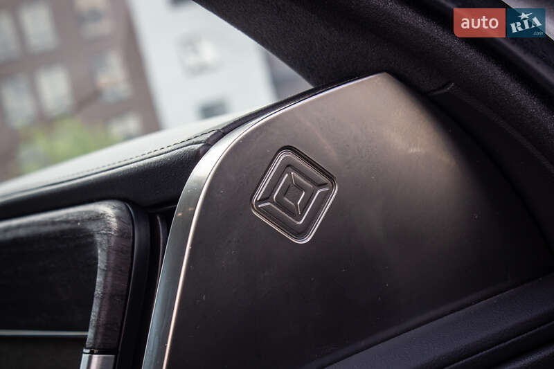 Пикап Rivian R1S 2022 в Львове