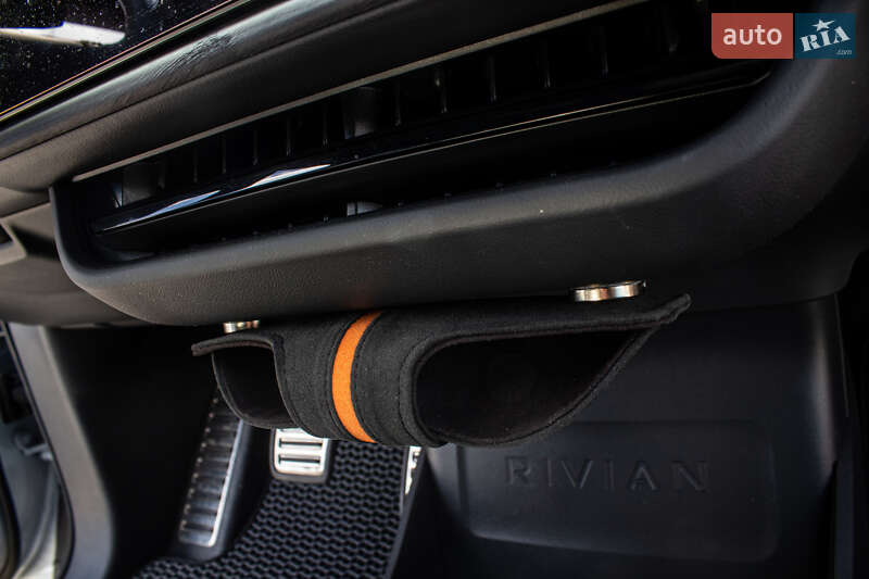 Пикап Rivian R1S 2022 в Львове