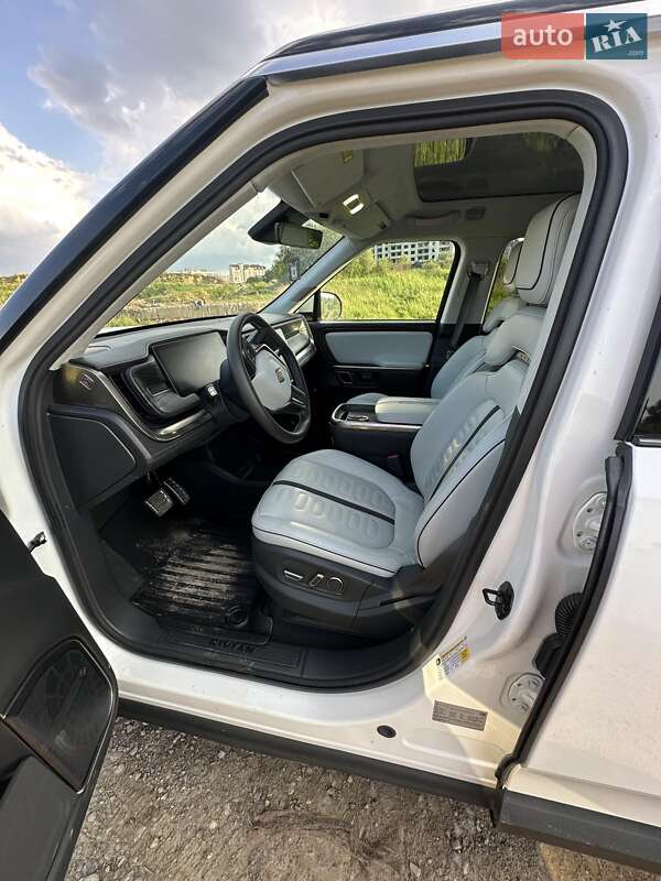 Внедорожник / Кроссовер Rivian R1S 2023 в Львове