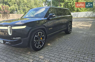Внедорожник / Кроссовер Rivian R1S 2023 в 
