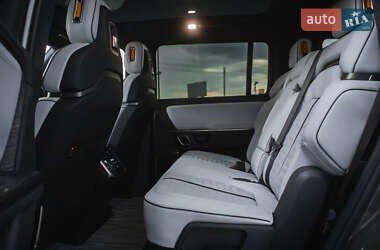 Внедорожник / Кроссовер Rivian R1S 2023 в 