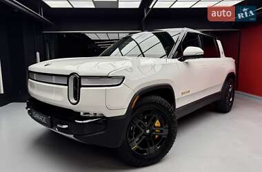 Внедорожник / Кроссовер Rivian R1S 2022 в 