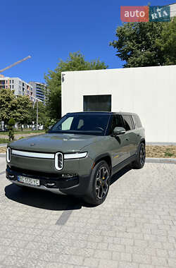 Внедорожник / Кроссовер Rivian R1S 2022 в 