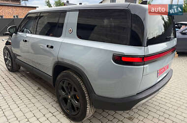 Позашляховик / Кросовер Rivian R1S 2023 в 