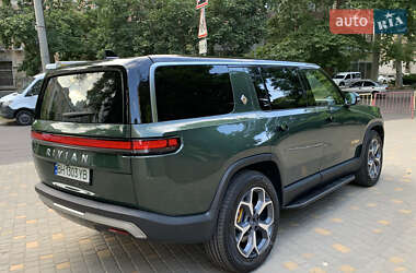 Позашляховик / Кросовер Rivian R1S 2023 в 