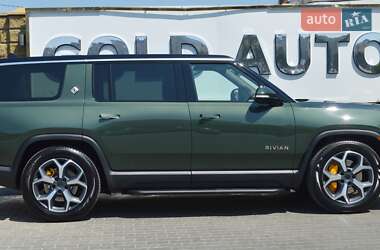 Позашляховик / Кросовер Rivian R1S 2023 в 