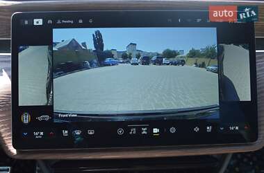 Позашляховик / Кросовер Rivian R1S 2023 в 