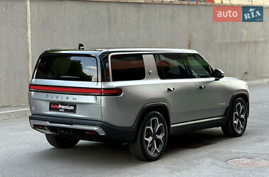 Внедорожник / Кроссовер Rivian R1S 2023 в 