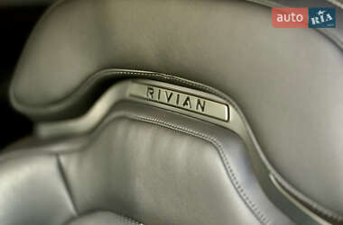 Внедорожник / Кроссовер Rivian R1S 2023 в 