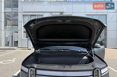 Внедорожник / Кроссовер Rivian R1S 2023 в 
