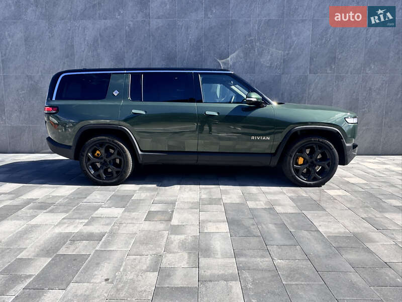 Позашляховик / Кросовер Rivian R1S 2023 в 