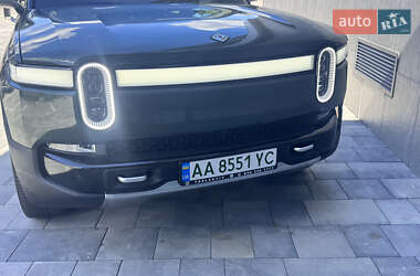 Позашляховик / Кросовер Rivian R1S 2023 в 