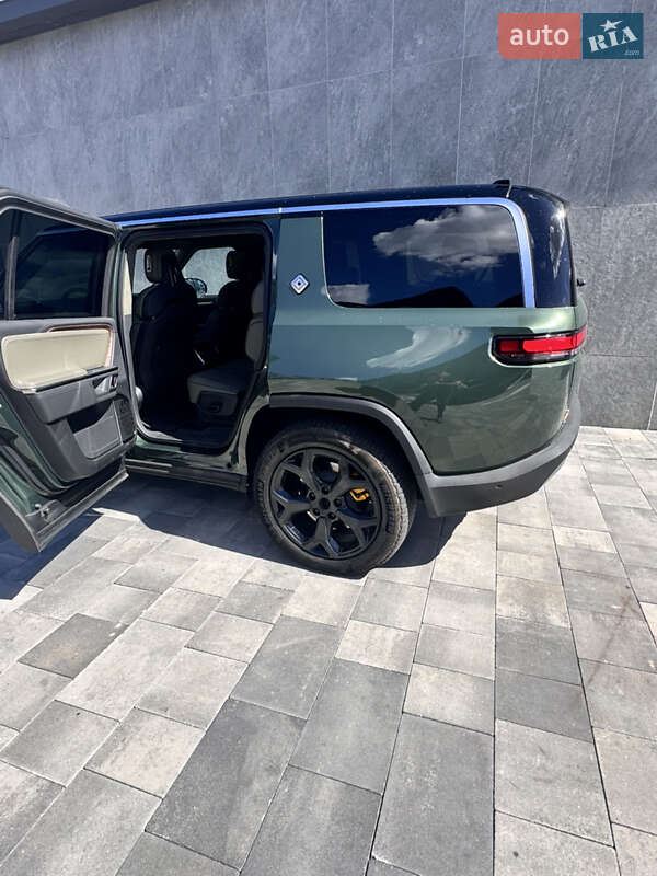 Внедорожник / Кроссовер Rivian R1S 2023 в Киеве