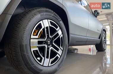 Внедорожник / Кроссовер Rivian R1S 2023 в 