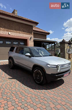 Внедорожник / Кроссовер Rivian R1S 2025 в 