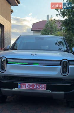 Внедорожник / Кроссовер Rivian R1S 2025 в 