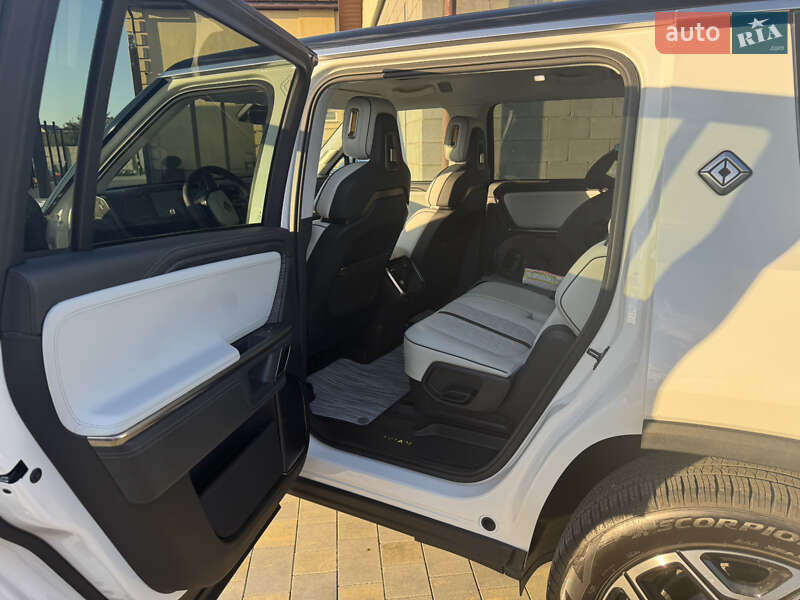 Універсал Rivian R1S 2024 в Дніпрі