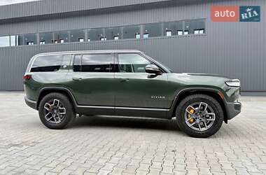 Позашляховик / Кросовер Rivian R1S 2023 в 