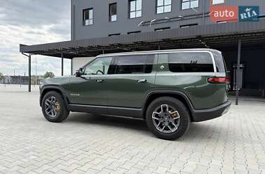 Позашляховик / Кросовер Rivian R1S 2023 в 