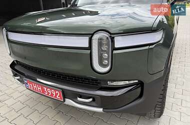 Позашляховик / Кросовер Rivian R1S 2023 в 