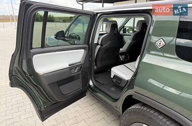 Позашляховик / Кросовер Rivian R1S 2023 в 