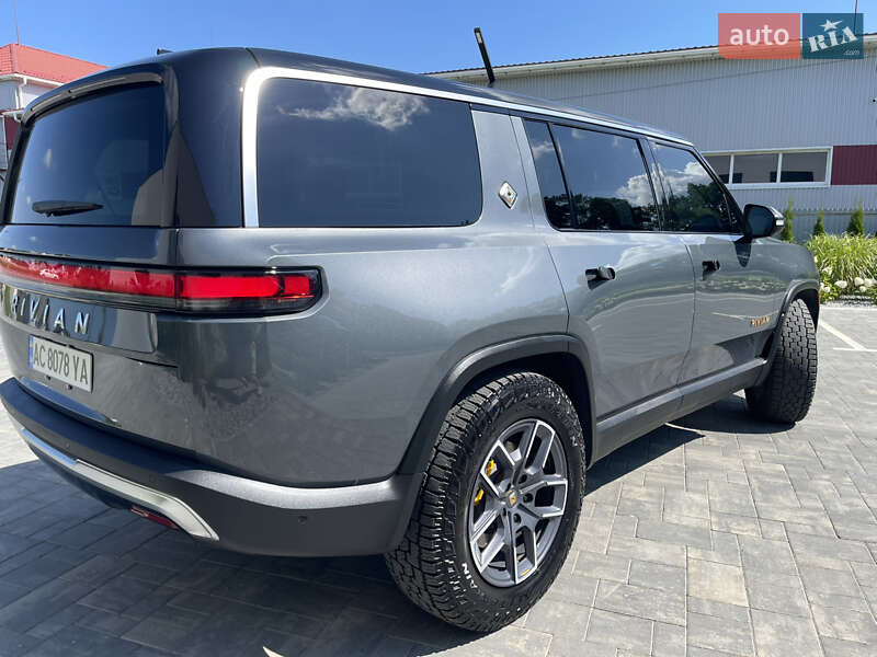 Позашляховик / Кросовер Rivian R1S 2023 в Луцьку