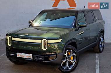 Позашляховик / Кросовер Rivian R1S 2023 в 