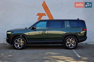 Позашляховик / Кросовер Rivian R1S 2023 в 