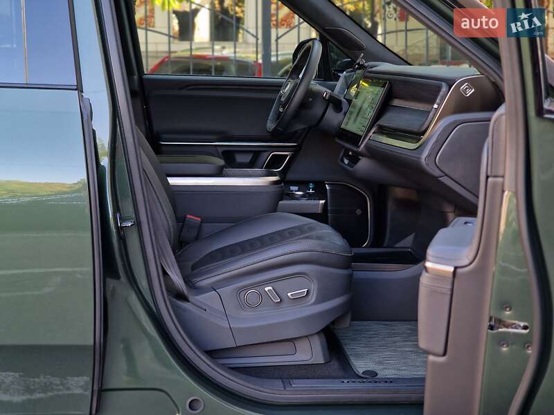 Внедорожник / Кроссовер Rivian R1S 2023 в Одессе