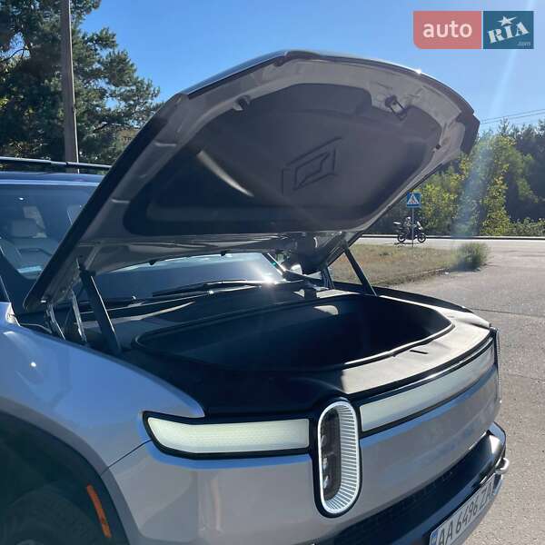 Внедорожник / Кроссовер Rivian R1S 2023 в Киеве