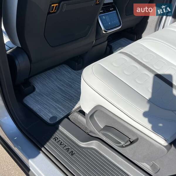 Позашляховик / Кросовер Rivian R1S 2023 в Києві фото 40 Позашляховик / Кросовер Rivian R1S 2023 в Києві