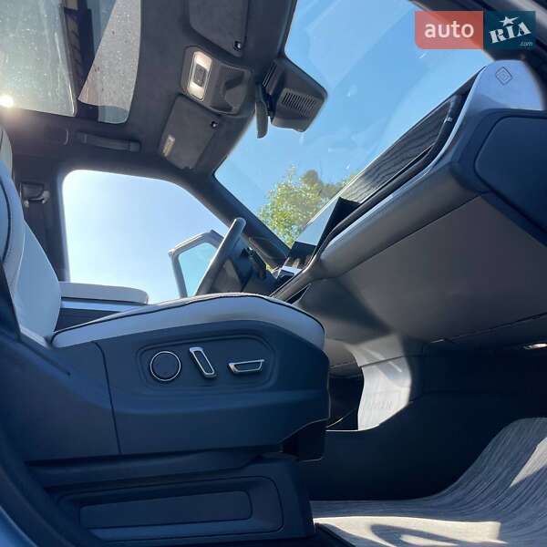 Позашляховик / Кросовер Rivian R1S 2023 в Києві фото 35 Позашляховик / Кросовер Rivian R1S 2023 в Києві